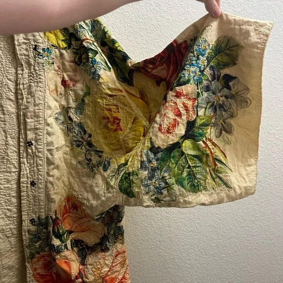 Magnolia Pearl Cream Floral Kimono - Picture 10 of 15